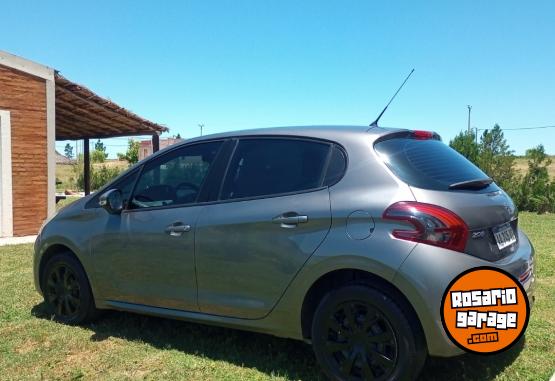 Autos - Peugeot Active 2016 Nafta 135000Km - En Venta