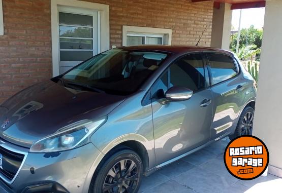 Autos - Peugeot Active 2016 Nafta 135000Km - En Venta