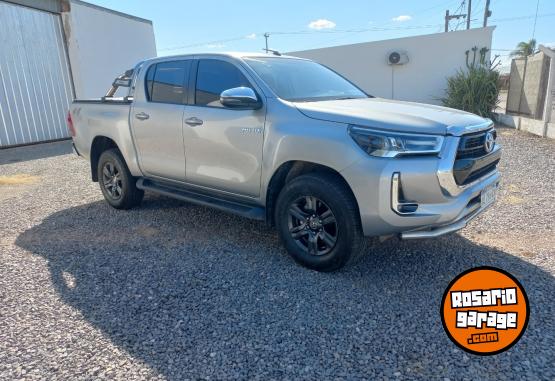 Camionetas - Toyota Hilux SRV 2021 Diesel 71000Km - En Venta