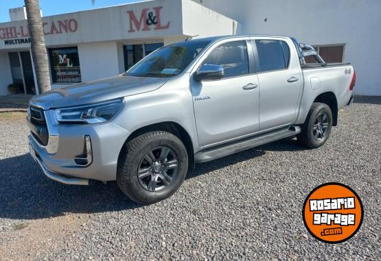 Camionetas - Toyota Hilux SRV 2021 Diesel 71000Km - En Venta