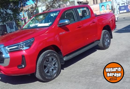 Camionetas - Toyota Hilux Srv 2.8 204 CV 2024 Diesel 123Km - En Venta