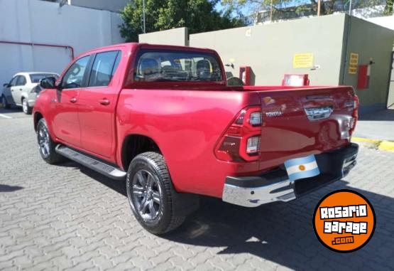 Camionetas - Toyota Hilux Srv 2.8 204 CV 2024 Diesel 123Km - En Venta