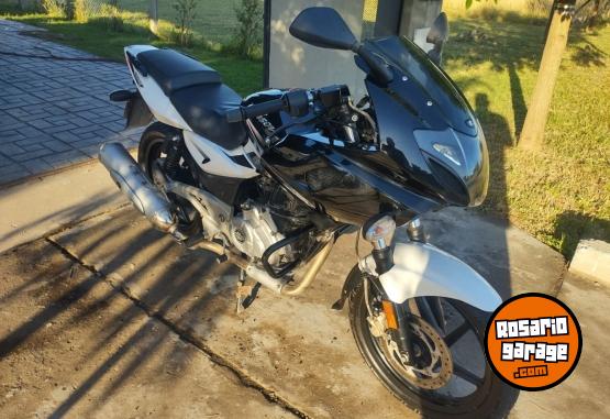 Motos - Bajaj Rouser 220 F 2016 Nafta 30000Km - En Venta