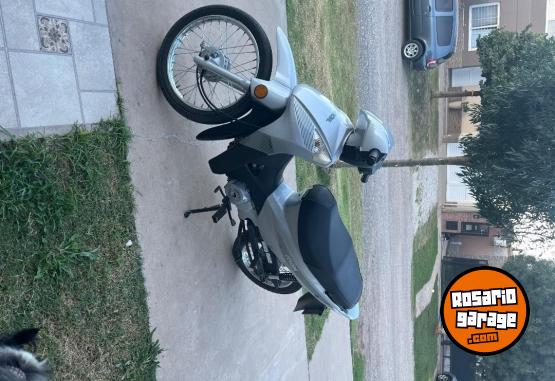 Motos - Mondial Max 2023 Nafta 2700Km - En Venta