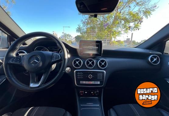 Autos - Mercedes Benz A200 2018 Nafta 70000Km - En Venta