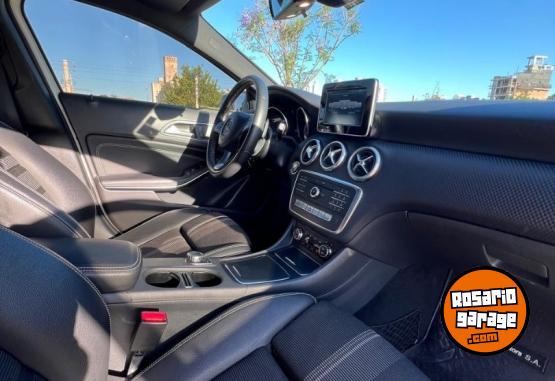 Autos - Mercedes Benz A200 2018 Nafta 70000Km - En Venta