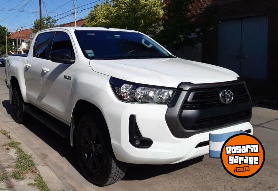 Camionetas - Toyota Hilux 2021 Diesel 24000Km - En Venta