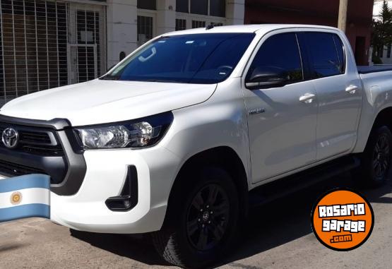 Camionetas - Toyota Hilux 2021 Diesel 24000Km - En Venta