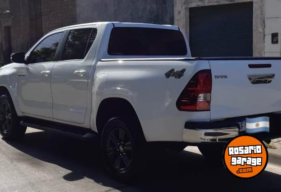 Camionetas - Toyota Hilux 2021 Diesel 24000Km - En Venta