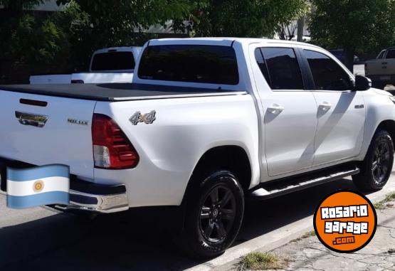 Camionetas - Toyota Hilux 2021 Diesel 24000Km - En Venta