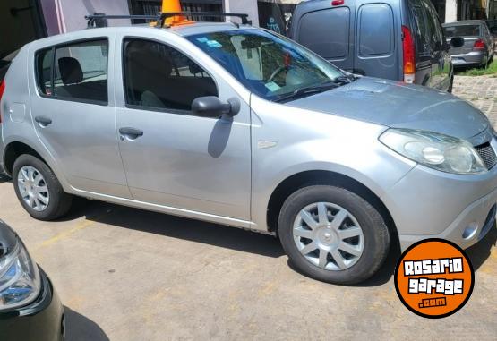 Autos - Renault Sandero 2010 Nafta 100000Km - En Venta