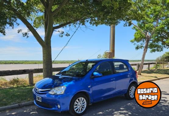 Autos - Toyota ETIOS XLS 1.5 MT  5 PUERT 2014 Nafta 63900Km - En Venta