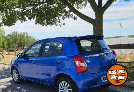 Autos - Toyota ETIOS XLS 1.5 MT  5 PUERT 2014 Nafta 63900Km - En Venta