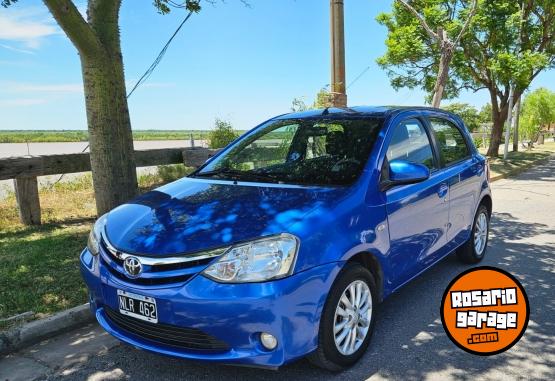 Autos - Toyota ETIOS XLS 1.5 MT  5 PUERT 2014 Nafta 63900Km - En Venta