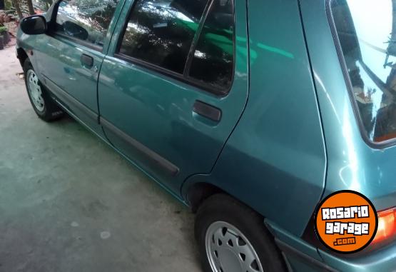 Autos - Renault Clio 1995 Nafta 340000Km - En Venta