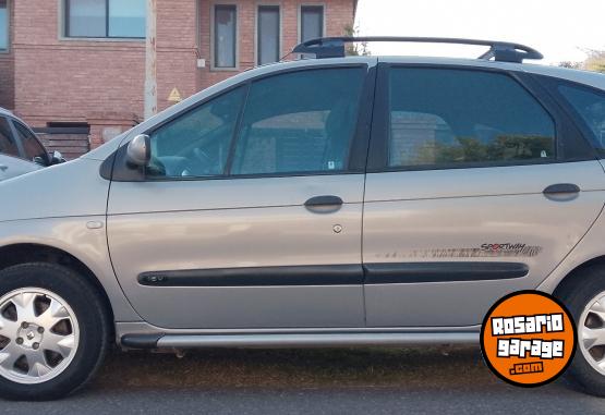 Autos - Renault Scenic 2007 Nafta 195000Km - En Venta