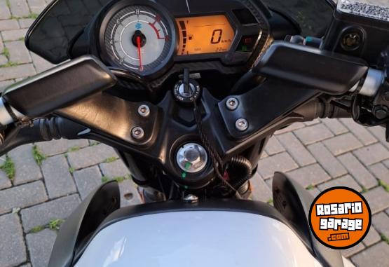 Motos - Bajaj Rouser NS 125 2023 Nafta 4000Km - En Venta