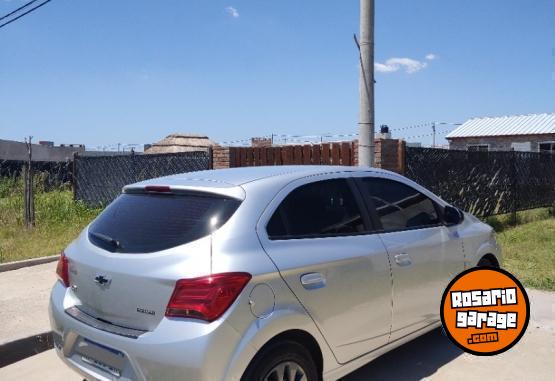 Autos - Chevrolet Onix Joy Black 1.4 2021 Nafta 28000Km - En Venta