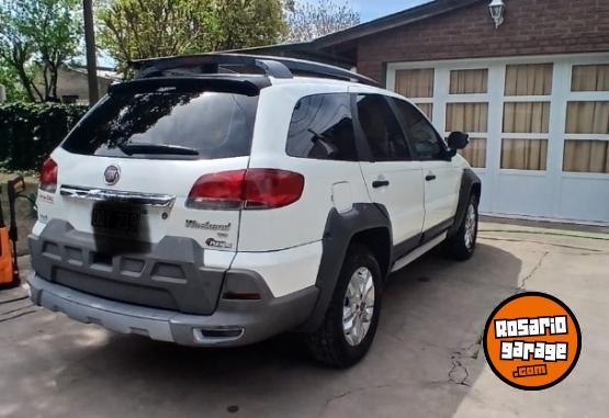 Autos - Fiat Adventure Weekend 2015 GNC 148000Km - En Venta