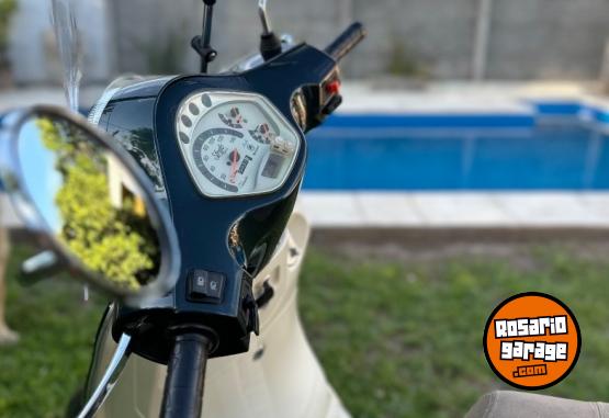 Motos - Motomel Strato euro 2020 Nafta 5100Km - En Venta