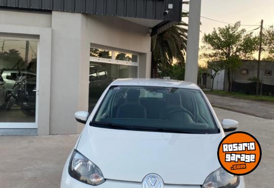 Autos - Volkswagen UH HIGH 2016 Nafta 117900Km - En Venta