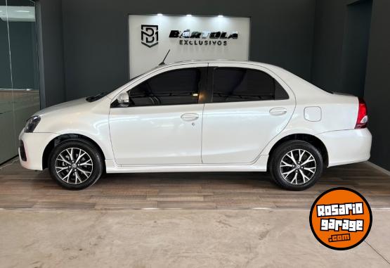 Autos - Toyota Etios XLS  4 Puertas 2021 Nafta 70448Km - En Venta