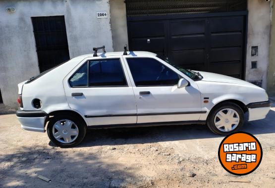 Autos - Renault 19 chamade 1994 GNC 450000Km - En Venta