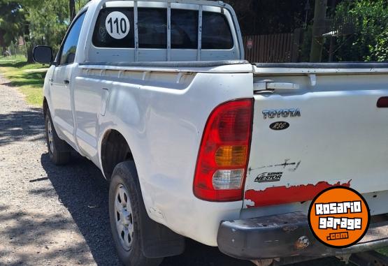 Utilitarios - Toyota Hilux 2.5 cabina simple 2005 Diesel 300Km - En Venta