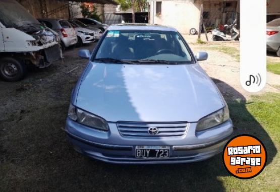 Autos - Toyota Camry 1998 Nafta 300000Km - En Venta