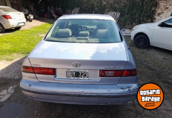 Autos - Toyota Camry 1998 Nafta 300000Km - En Venta