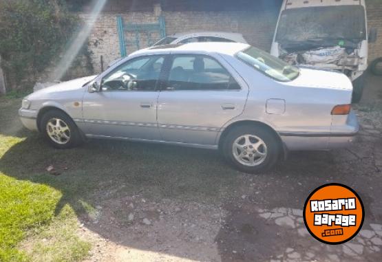 Autos - Toyota Camry 1998 Nafta 300000Km - En Venta