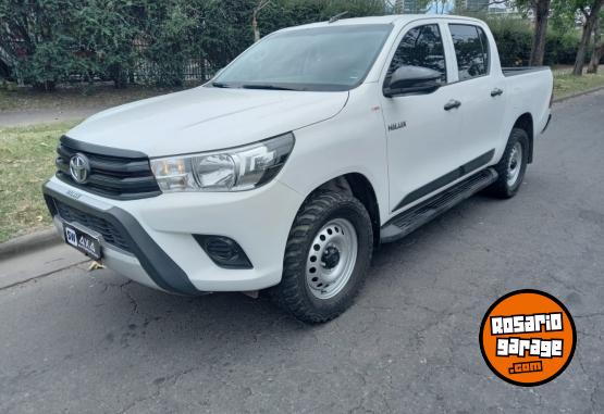 Camionetas - Toyota HILUX DX 2.4 2019 Diesel 115000Km - En Venta