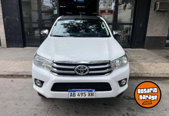 Camionetas - Toyota Hilux 2.8 srv 2017 Diesel 111111Km - En Venta