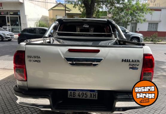 Camionetas - Toyota Hilux 2.8 srv 2017 Diesel 111111Km - En Venta