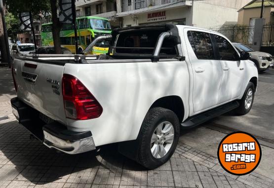 Camionetas - Toyota Hilux 2.8 srv 2017 Diesel 111111Km - En Venta