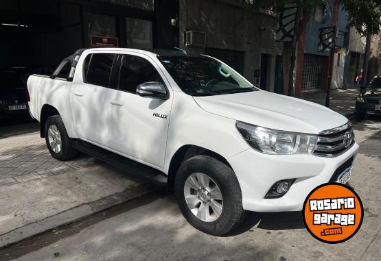 Camionetas - Toyota Hilux 2.8 srv 2017 Diesel 111111Km - En Venta