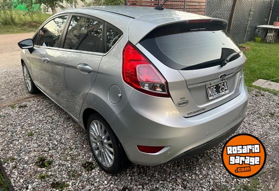 Autos - Ford Fiesta  Titanium Manual 2013 Nafta 114000Km - En Venta