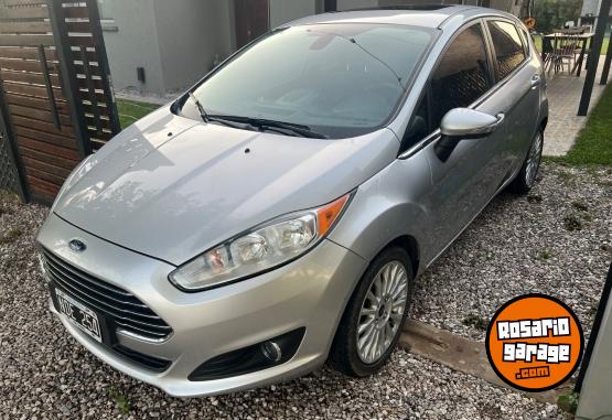 Autos - Ford Fiesta  Titanium Manual 2013 Nafta 114000Km - En Venta