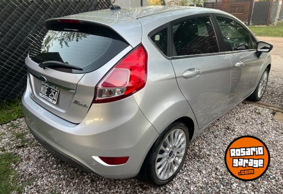 Autos - Ford Fiesta  Titanium Manual 2013 Nafta 114000Km - En Venta