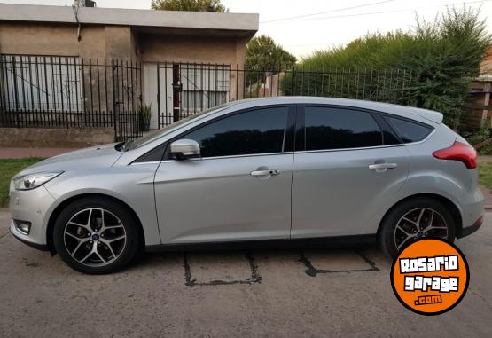 Autos - Ford FOCUS TITANIUM 5P 2015 Nafta 88000Km - En Venta