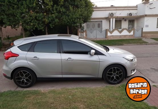 Autos - Ford FOCUS TITANIUM 5P 2015 Nafta 88000Km - En Venta