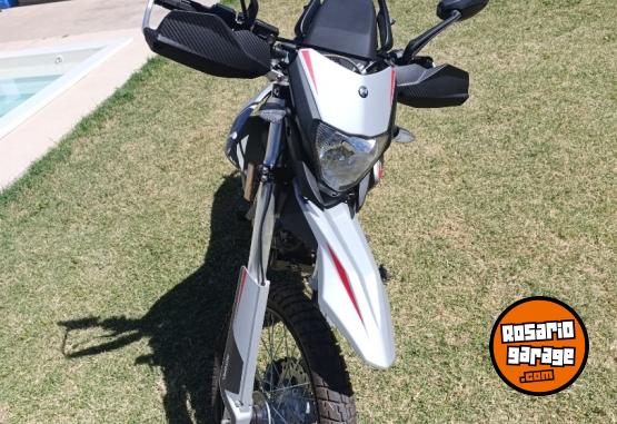 Motos - Motomel SKUA EDICION LIMITADA 2024 Nafta 13Km - En Venta