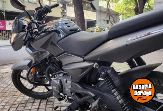 Motos - Bajaj Rousser 125 2020 Nafta 8500Km - En Venta