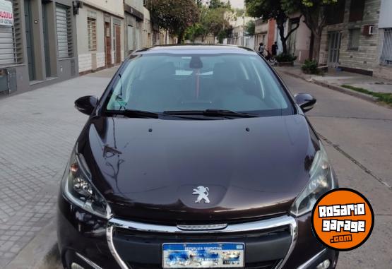 Autos - Peugeot 208 2017 Nafta 113000Km - En Venta