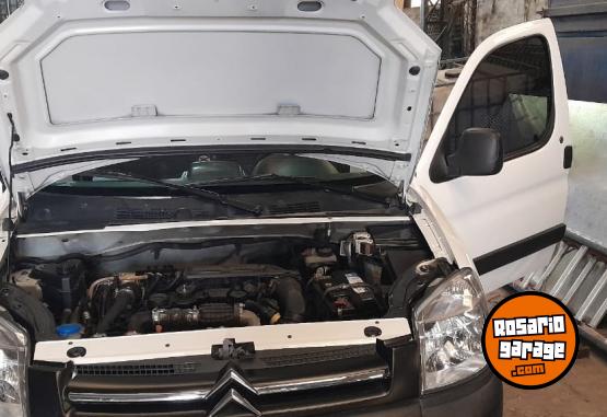 Utilitarios - Citroen Berlingo furgn hdi 2018 Diesel 150000Km - En Venta