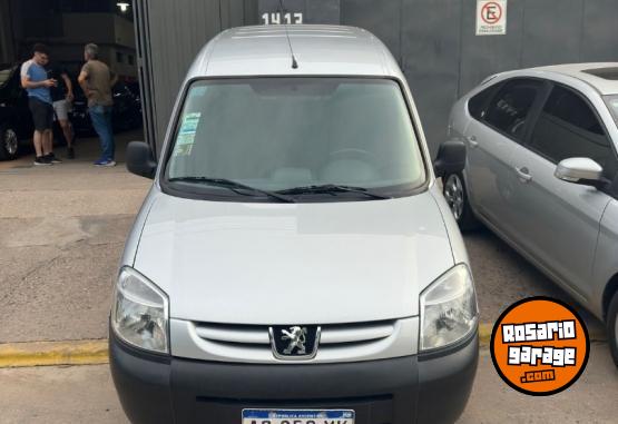 Utilitarios - Peugeot Partner 2018 Diesel 160000Km - En Venta