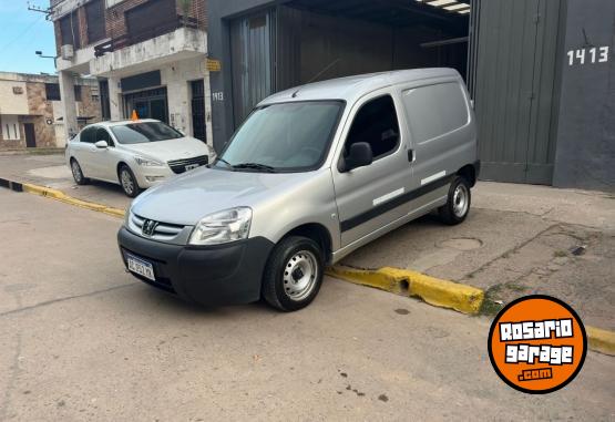 Utilitarios - Peugeot Partner 2018 Diesel 160000Km - En Venta