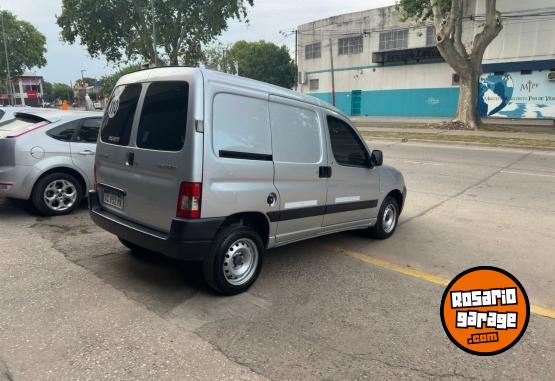 Utilitarios - Peugeot Partner 2018 Diesel 160000Km - En Venta