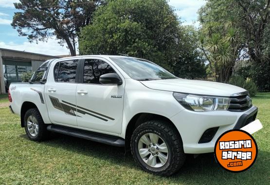 Camionetas - Toyota Hilux 2.8 Td SR 4x4 2018 Diesel 68000Km - En Venta