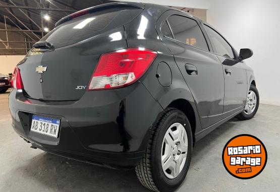 Autos - Chevrolet Onix joy 2017 Nafta 118000Km - En Venta